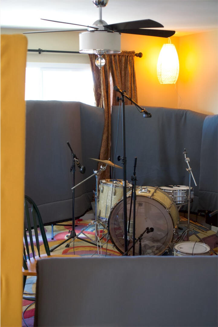 Amplifier and recording gear at Figure Paint Recordings